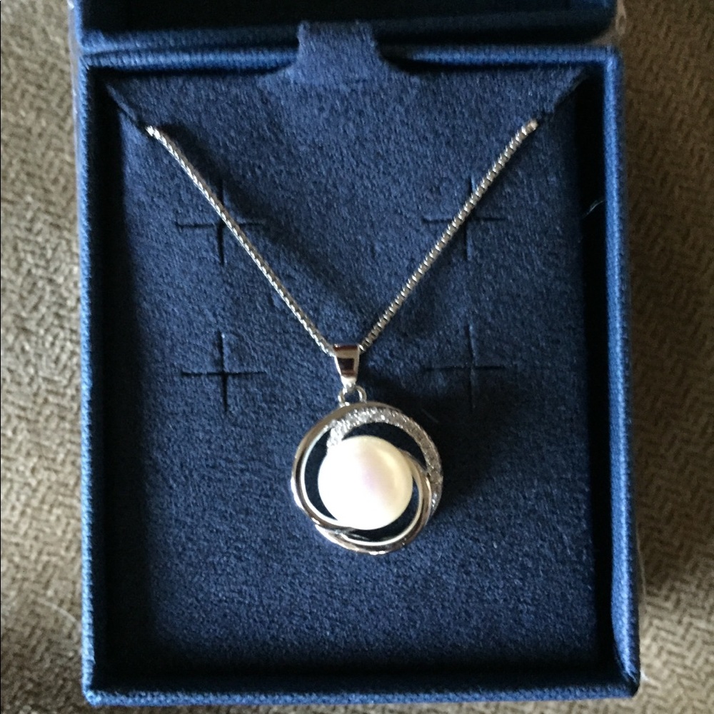 ❌ SOLD ❌ Sterling Pearl Necklace